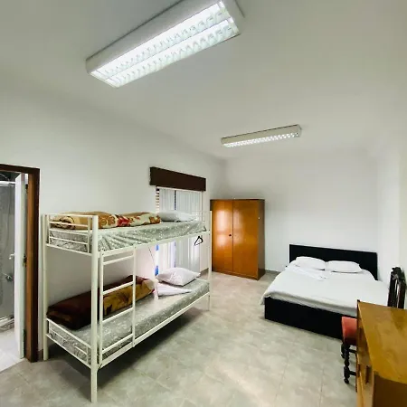 Sesimbra Hostel